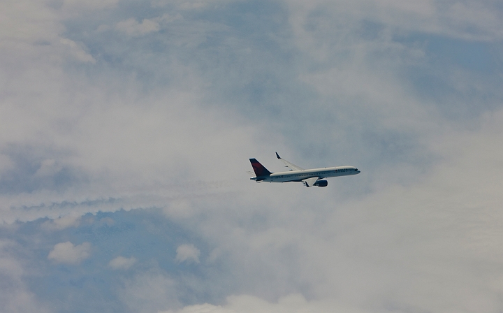 Boing Jet in Flight - Paris to Newark-2.jpg